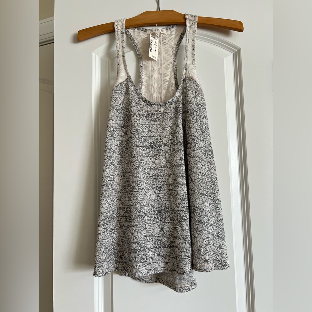 NWT Aero Gray Patterned Tank Top